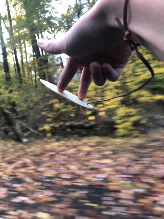 Anti gravity Finger Surfboard. Surf the Air From a Car Window. so
