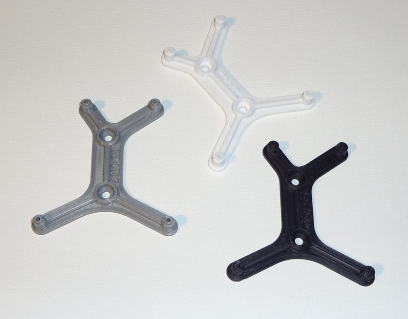 thumbnail image 2 of 3D Printed Mounting Bracket For Bruce Chubb PCB – DCC, NCE, Digital Controller 2 of 6