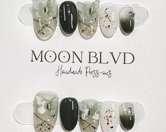 Oz Fantasy | 212 Short Almond | MoonBlvd Nails | Luxury Handmade Press-on Nails | 3D Nail Art