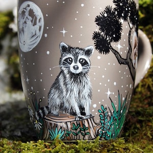 手描きのアライグマの陶器マグカップ、動物愛好家へのギフト 画像 1