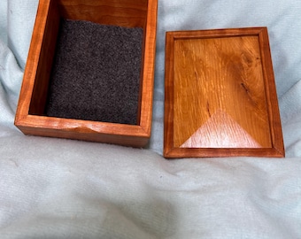 Jewelry or Knick knack box