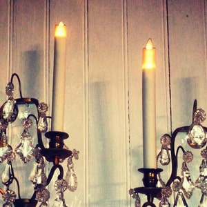 Flameless LED Taper Candles x 4, Safety Candlelighting with Realistic Flicker Flame and Timer Function