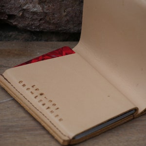 Bucle 4 · Soporte bifold leather card holder con bolsillo para notas · Único · Hecho a pedido · Cartera hecha a mano para hombre · Regalo · Titular de tarjeta compacto delgado