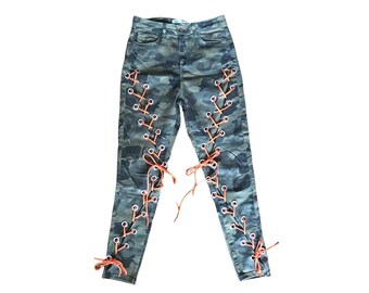 Sm. Lace Up Camouflage Jeans