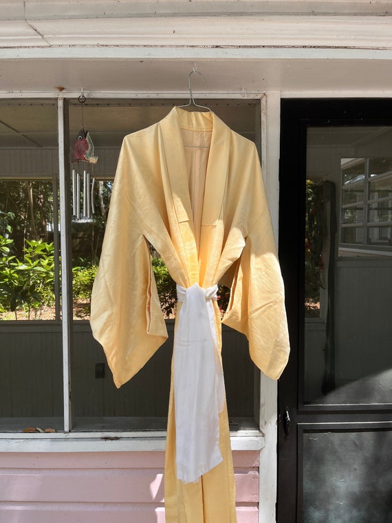 Vintage silk kimono robe / vintage 1970s kimono r… - image 1