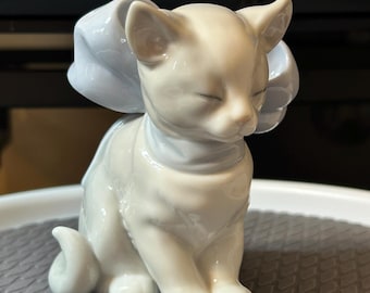 Nao Lladro Porcelain Kitten Figurine, Blue Bow, Cat Lover Collectible, Spain, Model 1348