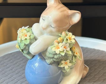 Authentic Lladró "Dreamy Kitten" #6567 Porcelain Cat Figurine - Pristine Mint Condition