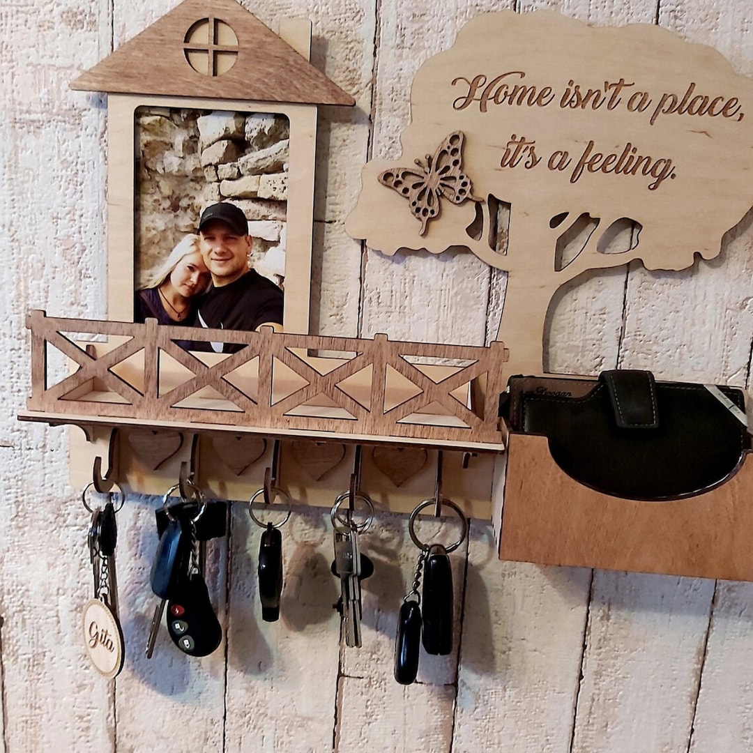 Wooden Laser Engraved Entryway Keyholder for Wall With Photo Frame, Key