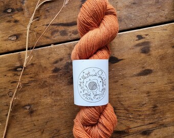 Naturally dyed 100% Corriedale Sock Yarn 100g: Dogwood