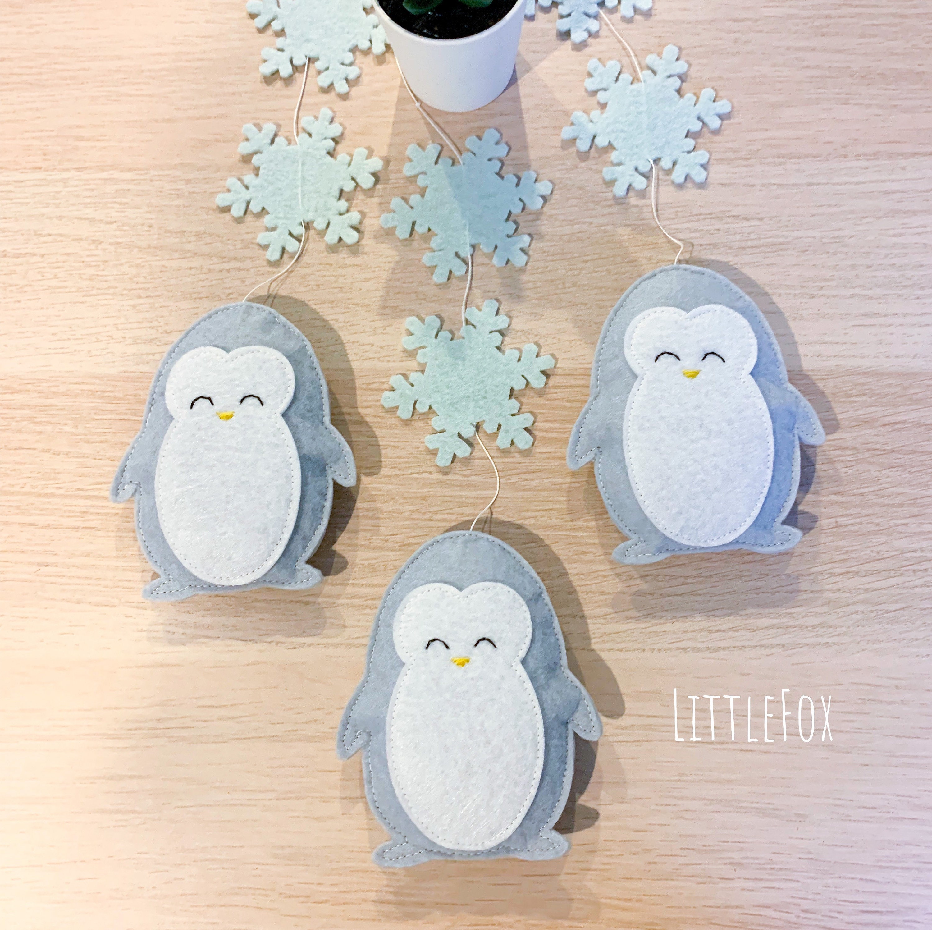 Suspension Pingouin et Flocons