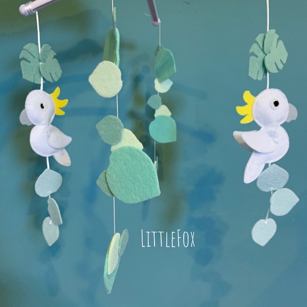 Mobile perroquets/eucalyptus - Décoration bébé
