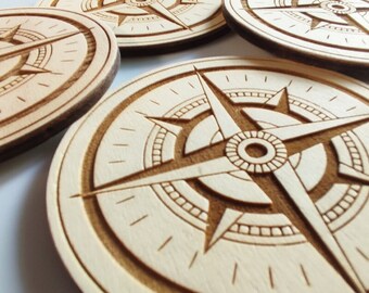 Set of 4 modern and elegant wind rose coasters in wood