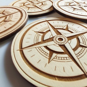 Set de 4 sous verres rose des vents moderne et élégant en bois