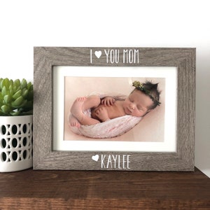 I love you Mom Picture Frame // Personalized Picture Frame Gift // Gift for Mom / Mother's Day Gift // Gift for Mom // Christmas Gift to Mom