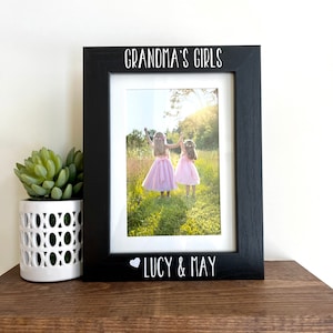 Grandma's Girls Picture Frame // Personalized Picture Frame / Grandma Gift / Mother's Day Gift // Gift for Grandma // From Granddaughters