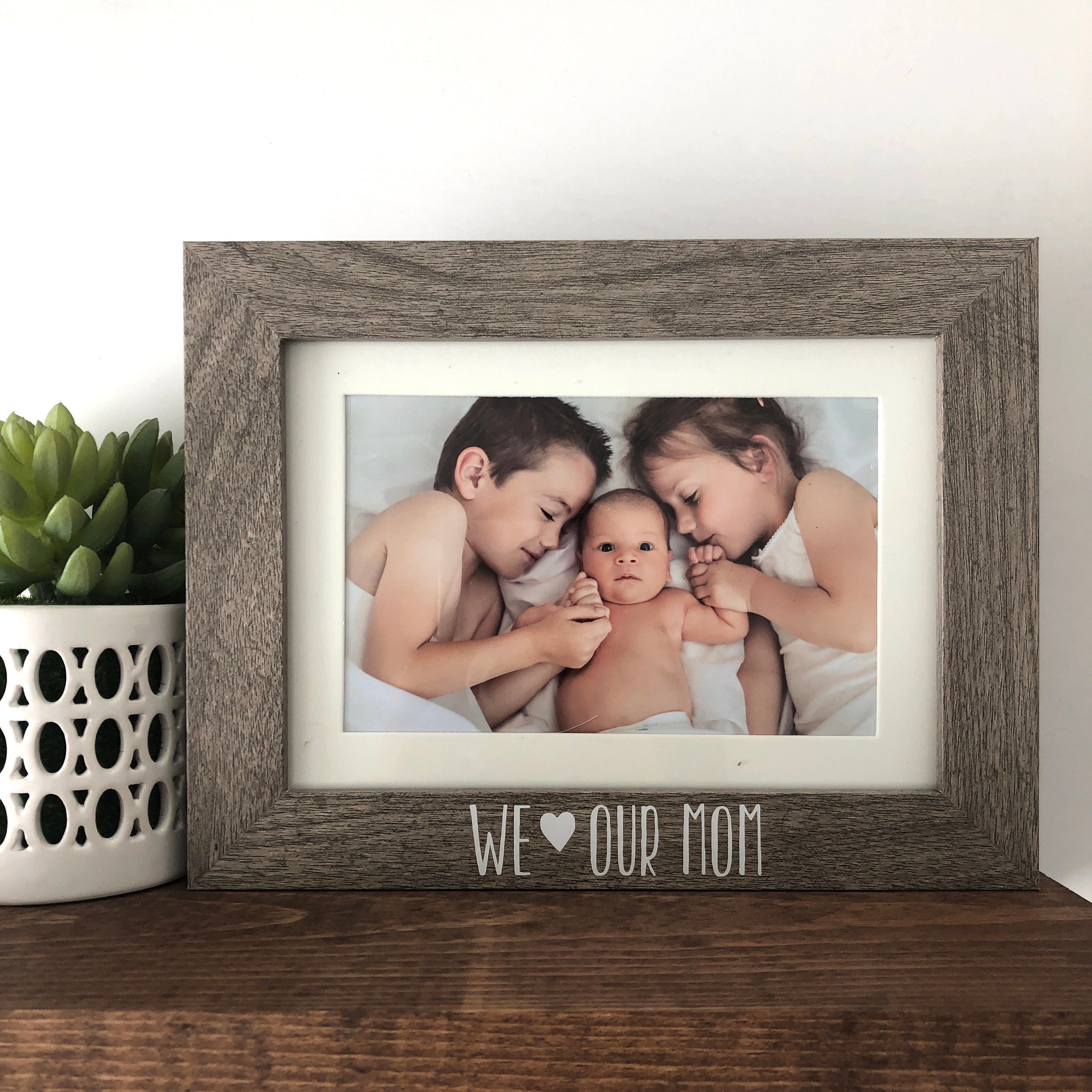 HOOOKIMM Mother's Day Gifts for Mom, Mom Picture Frame from Daughter Son  Kids, Birthday Gifts for Mom, 4x6 Rotating Floating Wooden Picture Frame