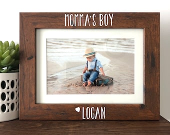 Momma's Boy Picture Frame // Personalized Gift // Mom Gift / Mother's Day Gift // Gift for Mom // Christmas Gift to Mom / picture frame gift