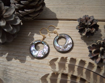 "HANWI" mother of pearl earrings