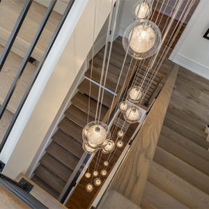 Mundgeblasener Glas-Zweig-Kronleuchter - Moderne mehrstufige Foyer-Beleuchtung, kundenspezifische LED-Anhänger-Cluster