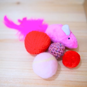 Handmade Cat Toy Gift Set: Felt Mouse, Wool & Yarn Balls