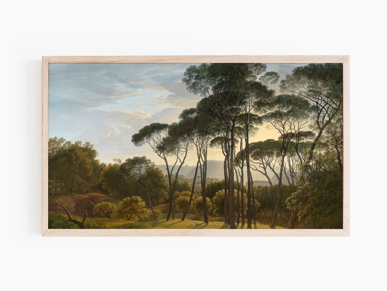 Pode incluir: Uma pintura que retrata uma cena de floresta com pinheiros altos em primeiro plano e uma colina distante ao fundo. O c&eacute;u &eacute; azul claro com nuvens brancas. As &aacute;rvores s&atilde;o de um verde escuro e o solo &eacute; de um castanho claro.