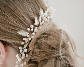 LILY: freshwater pearl and leaf hair comb