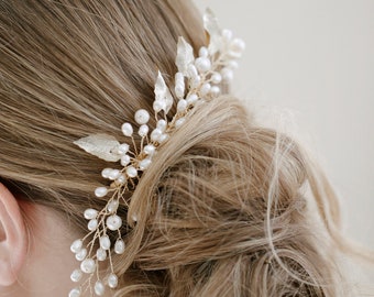 LILY: freshwater pearl and leaf hair comb