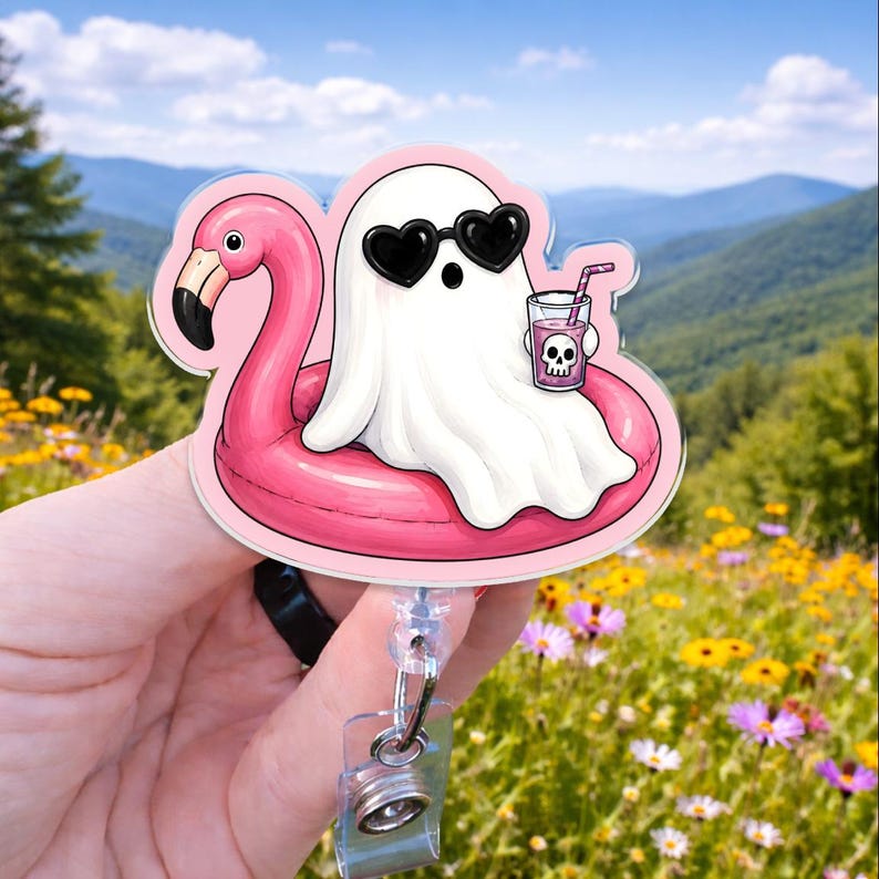 Porta credenciales de fantasma adorable / Porta credenciales de fantasma con flotador de flamenco rosa / Porta credenciales de enfermera de verano / Regalo adorable y espeluznante imagen 1