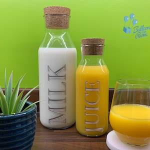 Bouteilles de rangement personnalisées gravées de 500 ml et 1 l avec couvercles en liège - Bouteilles à lait en verre - Bouteilles à jus en verre - Pots de conservation