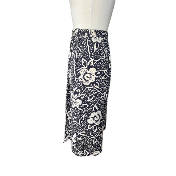 VTG Black/White Graphic Print Floral Gaucho Pants… - image 3