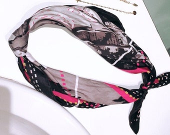 FOULARD BANDANA in square silk, for Montreal lovers