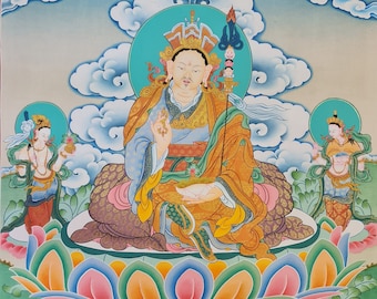 Puede incluir: Una pintura colorida que representa una deidad sentada en un trono de loto. La deidad está rodeada de nubes y tiene un halo dorado. La pintura está realizada en un estilo tibetano tradicional.