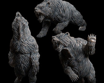 Può includere: Tre sculture di bronzo di orsi in diverse pose. Gli orsi sono tutti in piedi su uno sfondo nero. Gli orsi hanno una superficie testurizzata che sembra pelliccia.