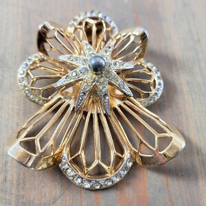 Vintage Jeray Rhinestone Star Brooch: 1940s Rose Gold Tone Fan Clip