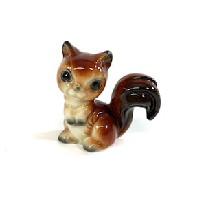 Small vintage Goebel Porzellan figurine - Squirrel - Brown animal figurine - Rodent - No. 36 528 - West Germany - 1960-70s