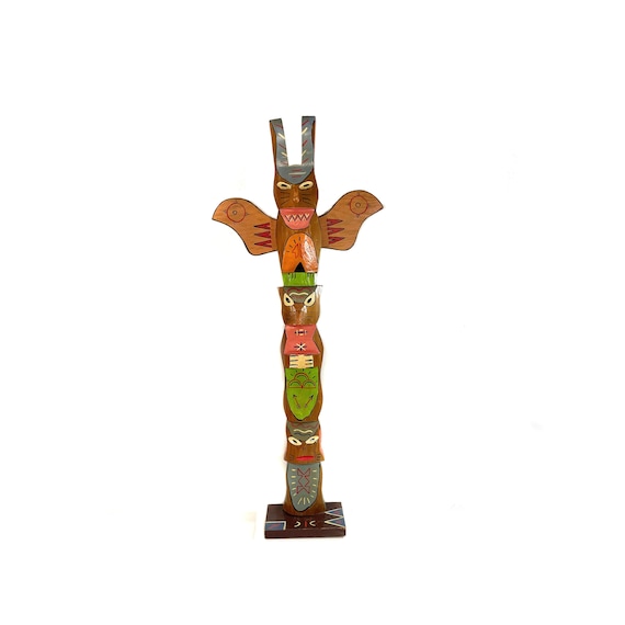 Totem indien original Grand totem Art totémique naïf Pôle martyr Œuvres  sculptées à la main Tiki Art populaire Années 1970 -  France