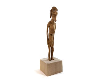 大きなモアイ・カバカバの木彫り：ラパ・ヌイ・イースター島アート