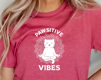 Pawsitive Vibes Meditations-Hemd | Katzen Yoga Shirt | Niedliches Katzen-Shirt | Katze Geschenk | Namaste T-Shirt | Lustiges Workout-Shirt | Yoga Geschenke | Katze Tee