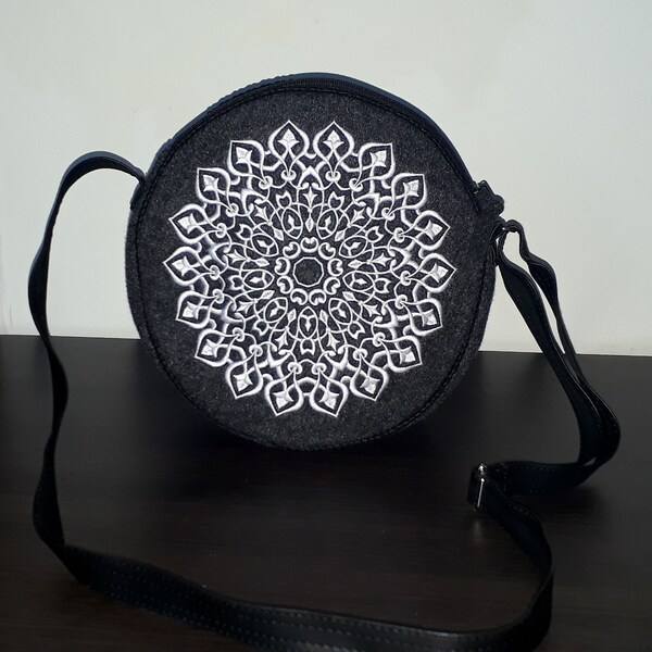 Elegant felt bag, round bag, canteen bag, circle bag, shoulder bag, crossbody purse, small handbag, embroidery - folk motive