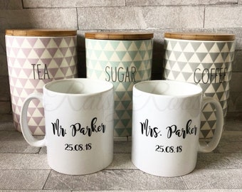 personalised Mr and Mrs coffee mug set, custom his and hers couples wedding gift, bride and groom mug set, husband and wife coffee mug set