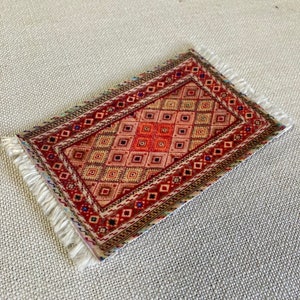 Miniature Rug Tutorial