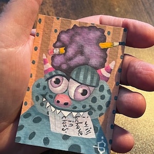 ACEO original (6,35 x 8,99 cm), óleo sobre papel de acuarela enyesado. Humorístico, Amistad, Profesor, Estudiante, Monstruo, Juguetón, Único en su tipo - Goodpaster
