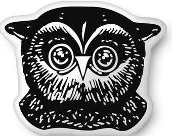 Great Horned Owl Throw Pillow - Witchy Home Decor Bird-shaped Cushion