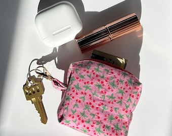 Mini Boxy Pouch – Quilted, Compact & Lightweight