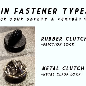 Op de afbeelding: Twee soorten pin-sluitingen: een zwarte rubberen koppeling met een frictievergrendeling en een zilveren metalen koppeling met een metalen sluiting. PIN FASTENER TYPES FOR YOUR SAFETY & COMFORT