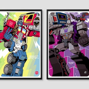 Könnte beinhalten: Zwei gerahmte Kunstdrucke mit Transformers-Charakteren. Der linke Druck zeigt Optimus Prime in Rot und Blau mit dem Text Freedom is the right of all sentient beats. Der rechte Druck zeigt Megatron in Grau und Lila mit dem Text Such heroic nonsense.