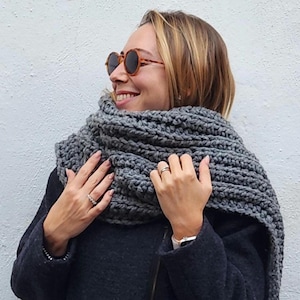 Gray Chunky Knit Scarf – Extra Long Wool Blend Scarf – Cozy Winter Wrap – Handmade Unisex Scarf - Perfect gift for Mother’s Day