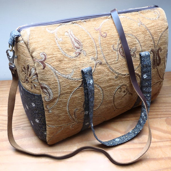 Large ladies handbag upcycled from vintage furnishing fabric. Measures 13" x 11" x 5" (33 x 28 x 13cm) detachable leather shoulder strap.
