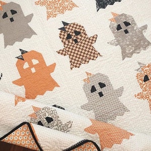 Boo Quilt Pattern by The Pattern Basket, Halloween Ghost Pattern - Fat Quarter Friendly, Cute Halloween Quilt Pattern, Ghosts with Bows