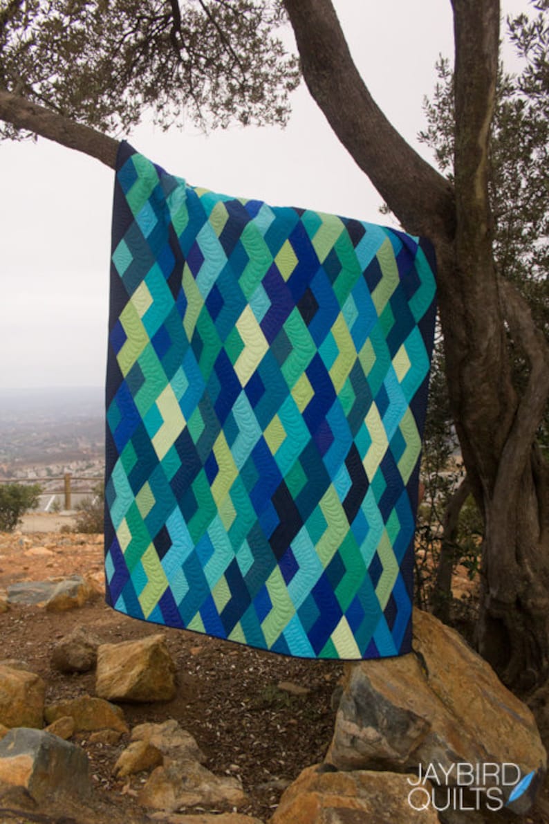 Boomerang Quilt Pattern by Jaybird Quilts - Fat Quarter Friendly Modern ...